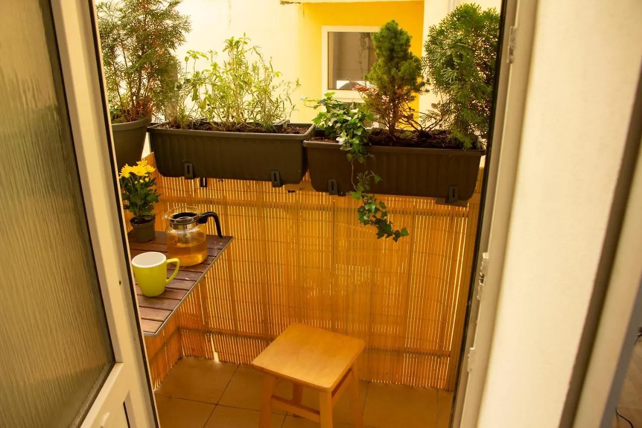 Double King Size Sunny Suite In Castle Area Praga