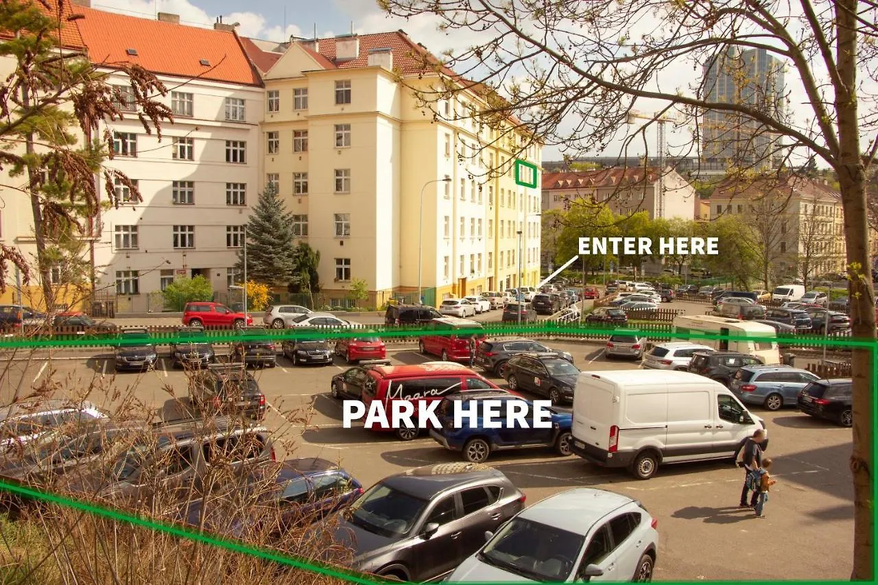 Double King Size Sunny Suite In Castle Area Praga 0*,